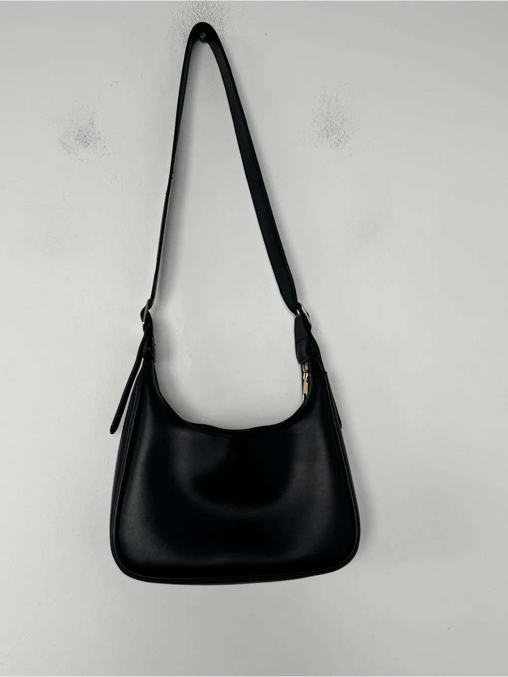 Black Y2K Shoulder Bag Purse Gold Details Minimalist Curve Hobo Faux Leather